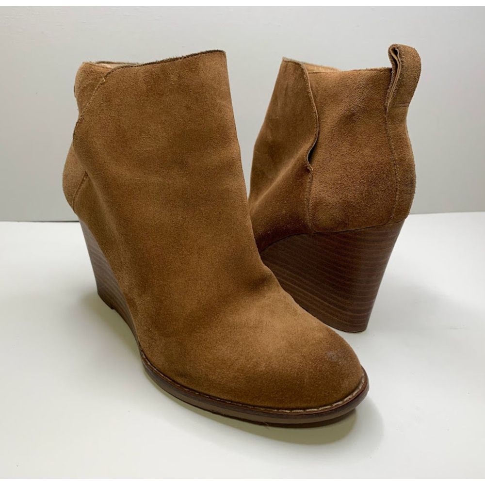 Lucky Brand Wedge Boots SZ 8.5 Tan Suede